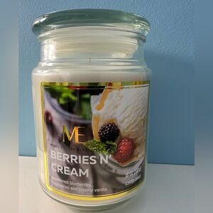 Candle Berries And Cream Modern Expressions 18oz NEW White Jar Candle